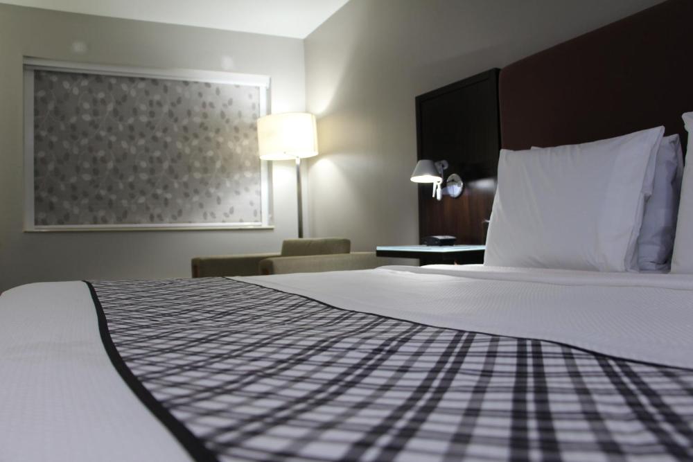 Deluxe Double Room (2 Adults + 1 Child) interior